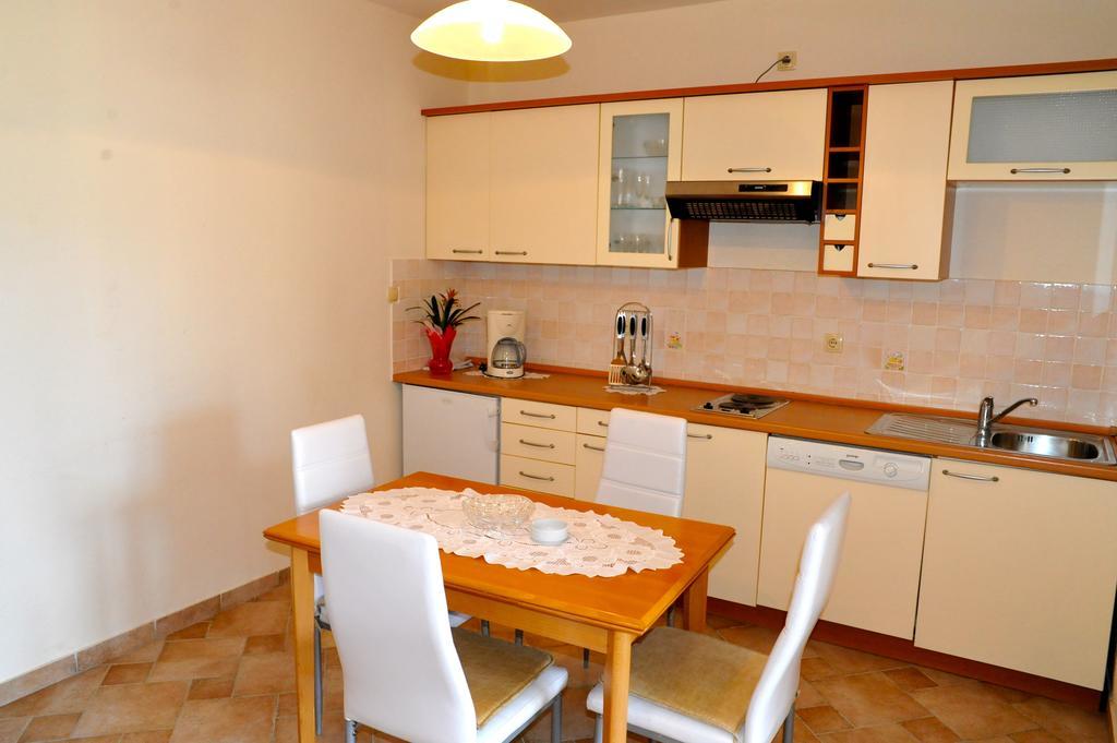 Apartments Stare Brajde لوبار الغرفة الصورة